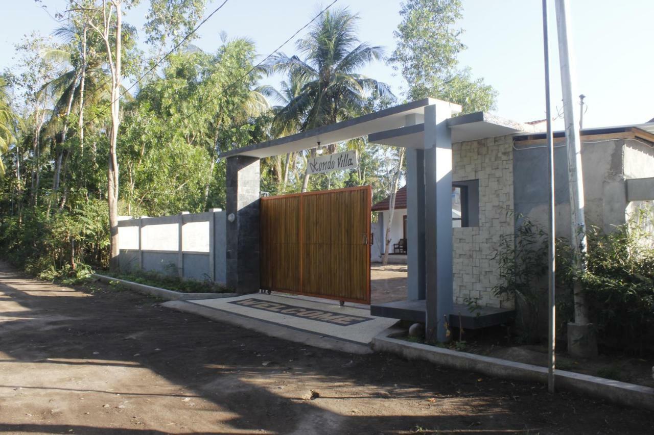Kondo Villa Labuhan Pandan Exterior photo